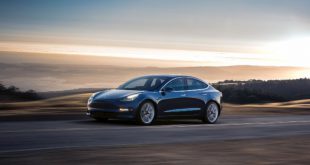 Tesla Model 3: finalmente è tra noi