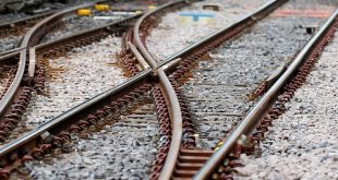 I sensori di vibrazione a fibre ottiche potrebbero prevenire gli incidenti ferroviari